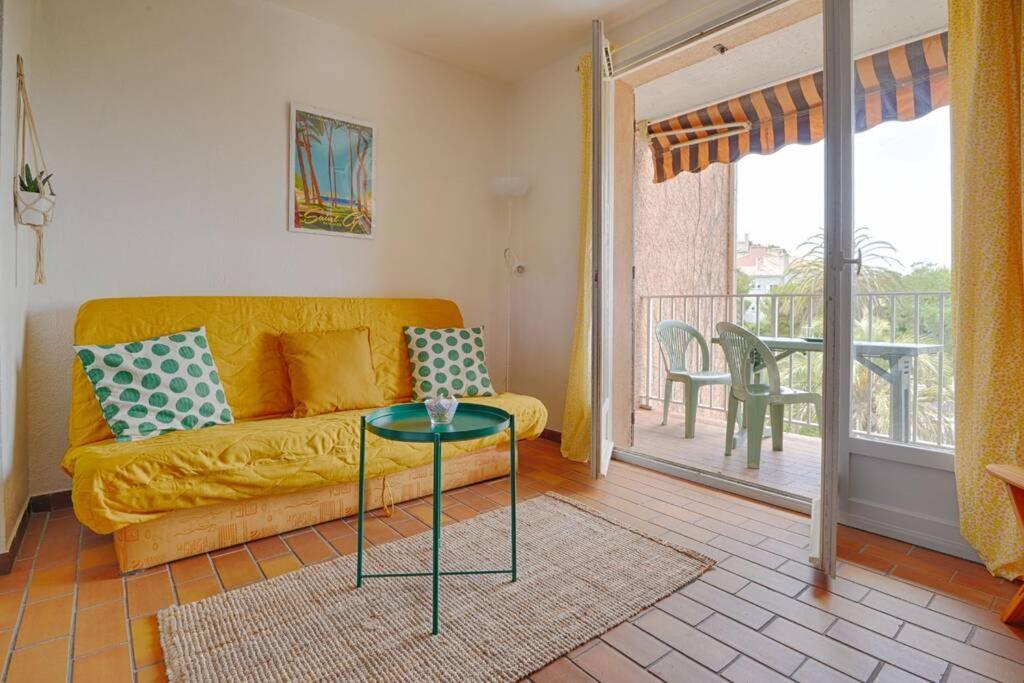St-Cyr - Studio Avec Balcon, Vue Mer Et Proche Plage Apartment Saint-Cyr-sur-Mer Bagian luar foto